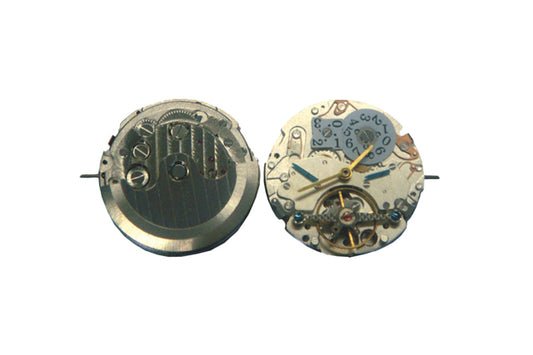 MOVEMENT CHINESE 2L27, SIZE 13 1/4''', 3 HANDS, STANDARD HAND HEIGHT, BIG DATE AT 12