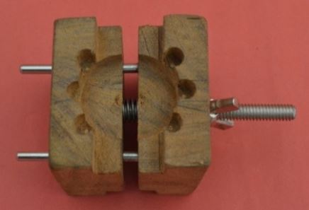 WOODEN BLOCK CASE HOLDER