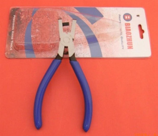 PLIER FOR PUNCHING RECTANGULAR HOLES